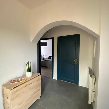 Calme Avec Terrasse Proche Du Centre Et De La Mer, Parking, Internet