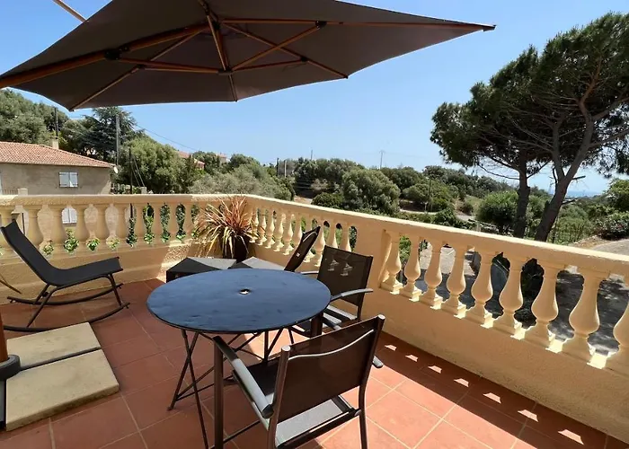 Apartment Calme Avec Terrasse Proche Du Centre Et De La Mer, Parking, Internet Bastia (Corsica)