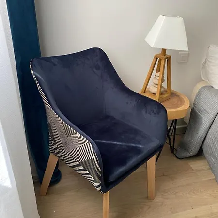 Calme Avec Terrasse Proche Du Centre Et De La Mer, Parking, Internet *