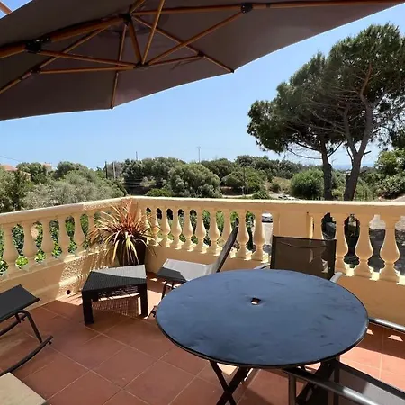 Calme Avec Terrasse Proche Du Centre Et De La Mer, Parking, Internet Apartment
