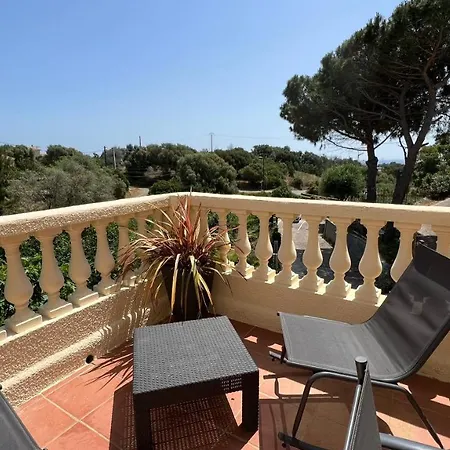 Apartment Calme Avec Terrasse Proche Du Centre Et De La Mer, Parking, Internet *