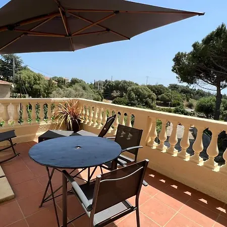Apartment Calme Avec Terrasse Proche Du Centre Et De La Mer, Parking, Internet Bastia (Corsica)