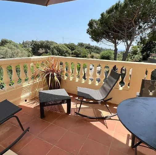 Apartment Calme Avec Terrasse Proche Du Centre Et De La Mer, Parking, Internet Bastia (Corsica)